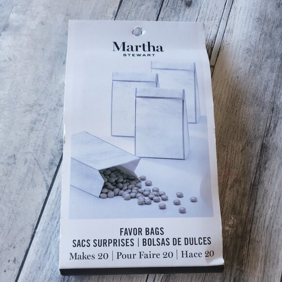 Martha Stewart Favor Bags White with Sliver Trim (20) - Picture 1 of 3